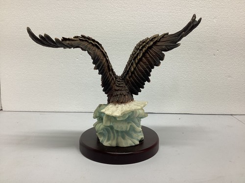 Gray Rock Collection American Bald Eagle Sculpture Fish In Claw - Picture 7 of 8