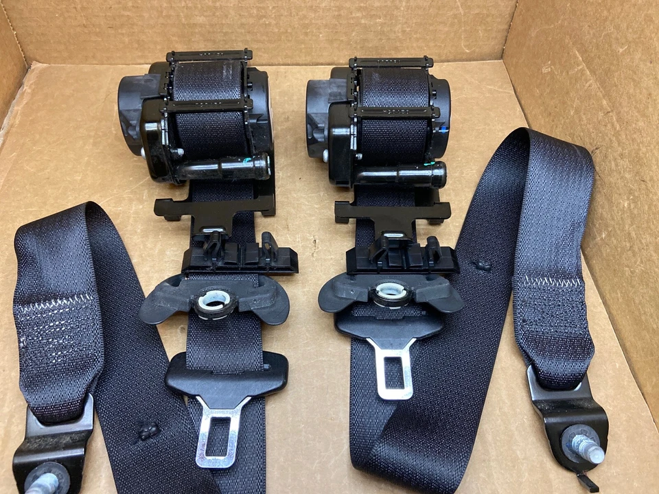 Dodge Charger Chrysler 300 2011-2022 juego de asientos delanteros izquierdo derecho retractor Foto 2 de 4