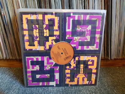Ezee Posse Featuring Dr. Mouthquake    Love On Love  (Maxi)