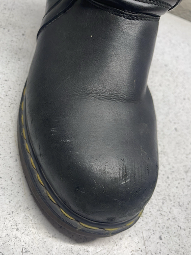 Botas Dr. Martens Biker Grunge Punk Correa Negras Talla 11 (usadas) - Imagen 9 de 17
