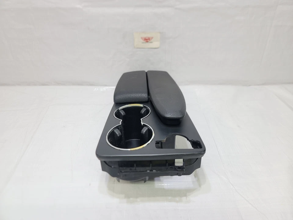 2008-2011 Mercedes-Benz W204 C250 C300 Center Console Armrest w/ Dual Cup Holder Foto 2 de 4