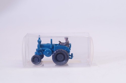 Bulldog Lanz azul Wiking 12880 escala HO (tractor) con figura de conducción | Condition: New