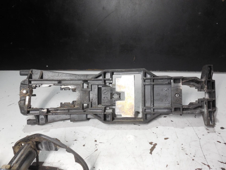 Front Right Door Exterior Door Handle Gold 01-07 Mercedes Benz W203 C230 C240 - Image 3 of 4