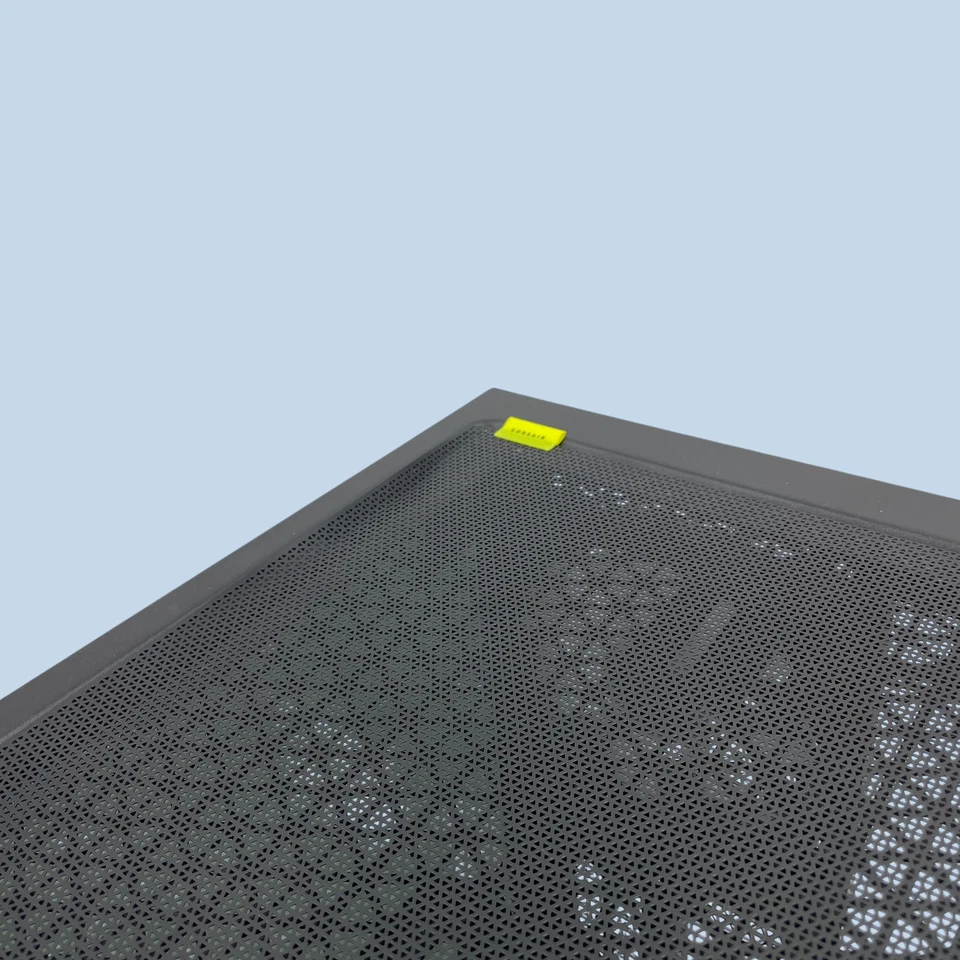 Estuche para juegos Corsair Vengeance serie i7400 solo negro #UM0975 (AR) Foto 3 de 4