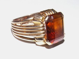 Superbe bague OR 18 K avec Topaze poids 8 60 g