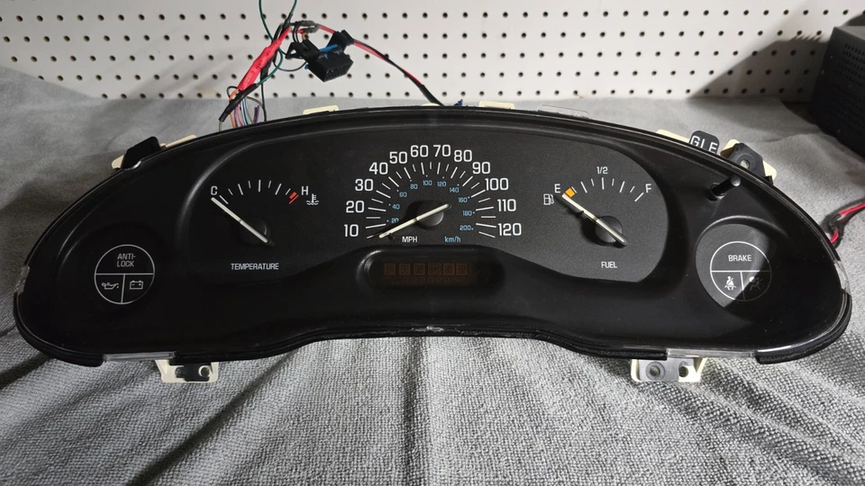 Buick Century Gauge Cluster 1999-2005 Foto 2 de 4