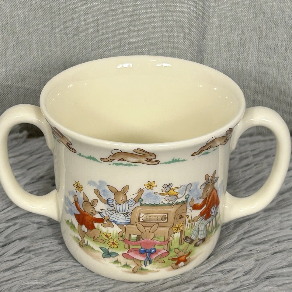 Taza de beber Bunnykins vintage Royal Doulton 1984 Inglaterra crema conejos Foto 2 de 4