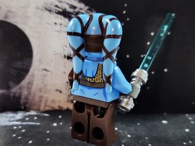 LEGO Star Wars Clone Wars Minifigure Aayla Secura Jedi + Lightsaber sw0284 8098