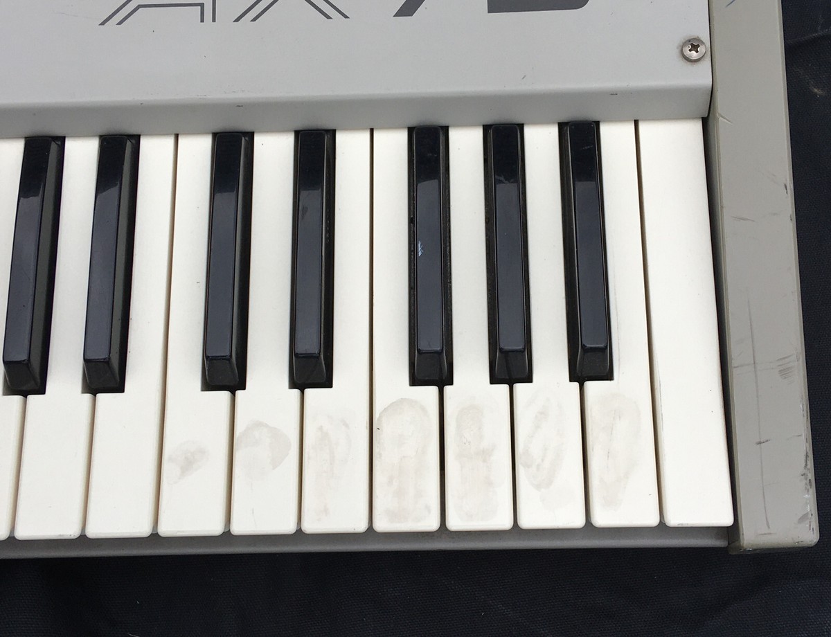 鍵盤楽器 AKAI AX73 w/Hard case Akai AX73 - The White Analog | Short edit reupload - YouTube