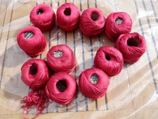 11 pelotes BOUTON D'OR 100% soie rouge lie de vin