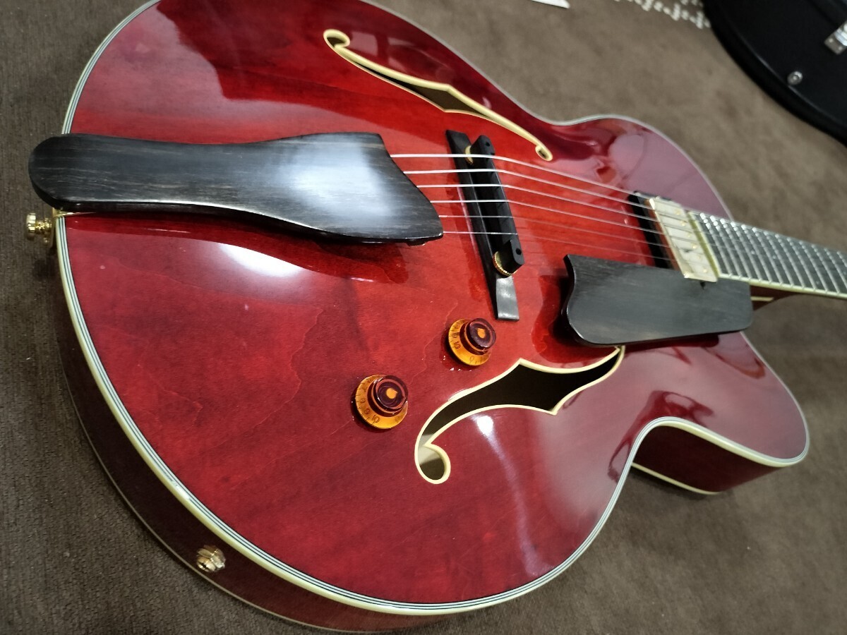 Electric Guitar Eastman AR-403CE Antique Red S/N 2011024 Electric Guitar Eastman AR-403CE Antique Red S/N 2011024
