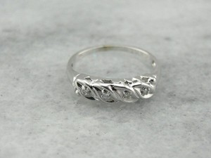 Vintage Diamond Band From The 1950 S With Country Style Leaf