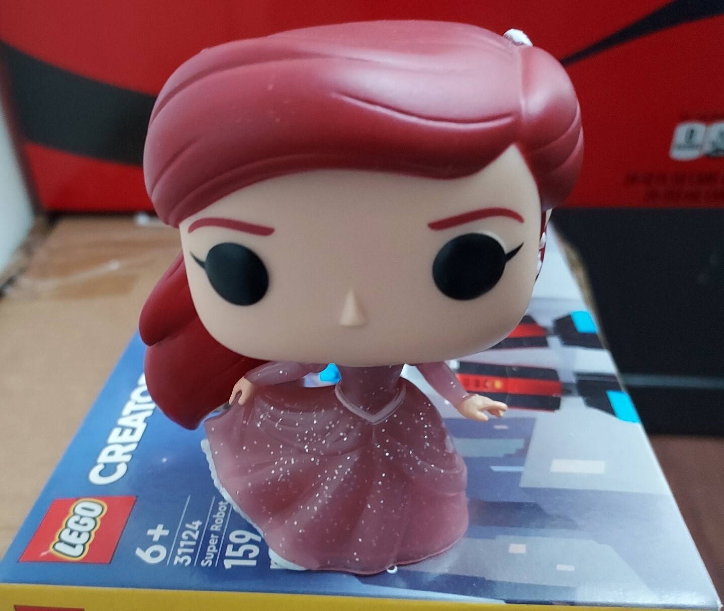 Funko Pop! Brillo Exclusivo De The Little Mermaid: Ariel #220 Tema Caliente