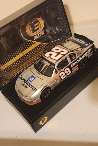 2002 Kevin Harvick GM Goodwrench Elite NASCAR 1/24 Action Diecast - Picture 1 of 8