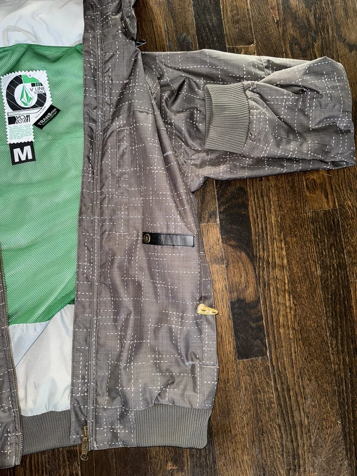 VOLCOM V LINE SCIENCE SNOW 06 NIMBUS SNOWBOARD JACKET WOMENS SIZE M FUR HOOD - Image 2 of 4