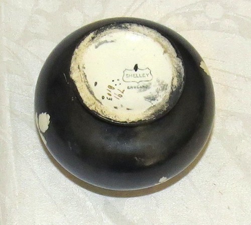 Shelley Harmony 3 inch Black & Pink Roses Vase - Excellent - Picture 2 of 3