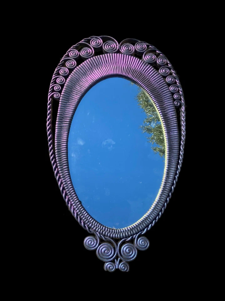 Винтажное меняющее цвет фиолетовое зеркало для туалетного столика из искусственного ротанга с павлином и древесиной  - Изображение 2 из 4