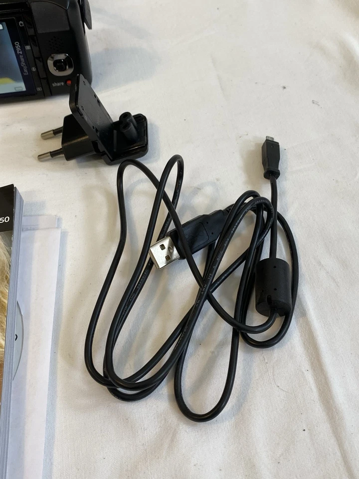 Kodak EasyShare Z950 12MP 10x Zoom IS HD + Box, Ladegerät, Handbuch - Bild 3 von 4