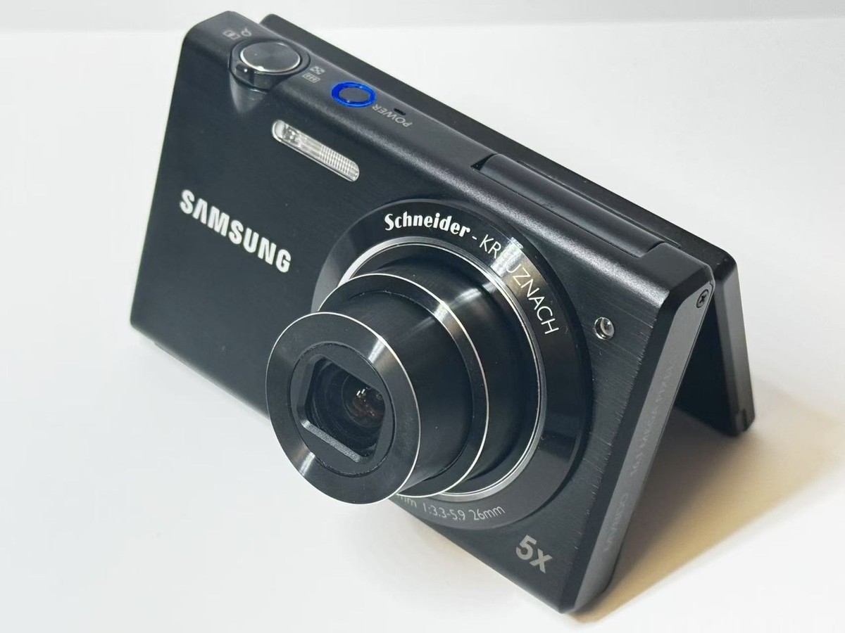 Samsung MV800 Flip-out Selfie 5x Zoom 16MP Touch Vlog Camera