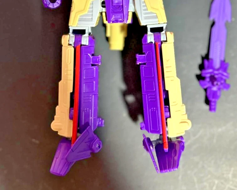 HASBRO TRANSFORMERS THRILLING 30 VOYAGER CLASS BLITZWING - Image 3 of 3