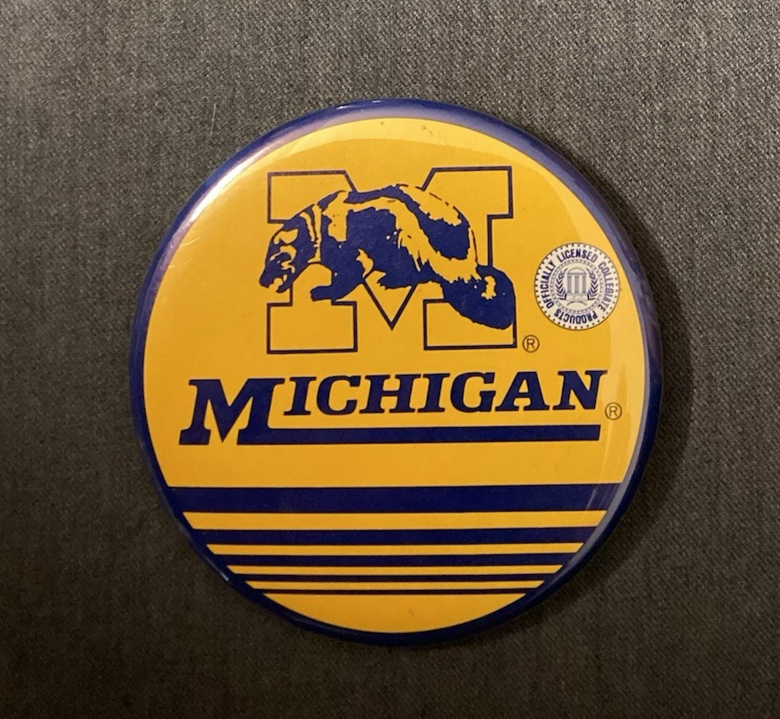 UNIVERSITY OF MICHIGAN OFFICIAL COLLEGIATE ITEM LARGE METAL BUTTON PIN ...