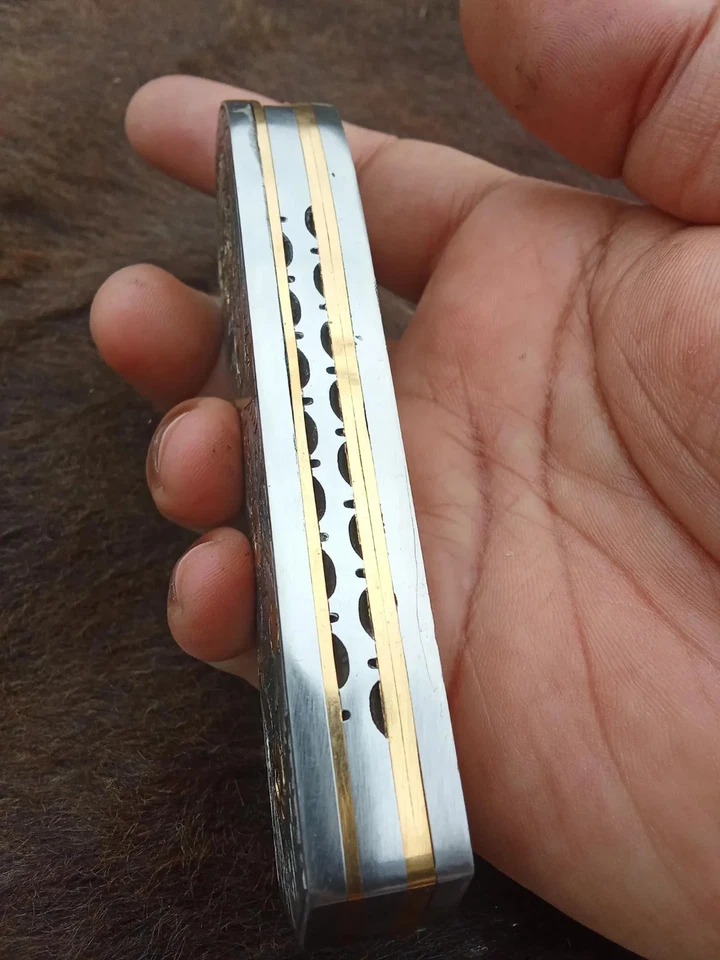 Cuchillo Plegable de Bolsillo de Acero Damasco Grabado a Mano Personalizado Artículo de Coleccionistas Foto 3 de 4