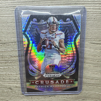2020 Panini Prizm Draft Picks - Crusade Patrick Mahomes II #80 Hyper /75