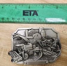 VINTAGE THE AMERICAN FARMER FEEDS THE WORLD BELT BUCKLE 1983 SISKIYOU BUCKLE CO
