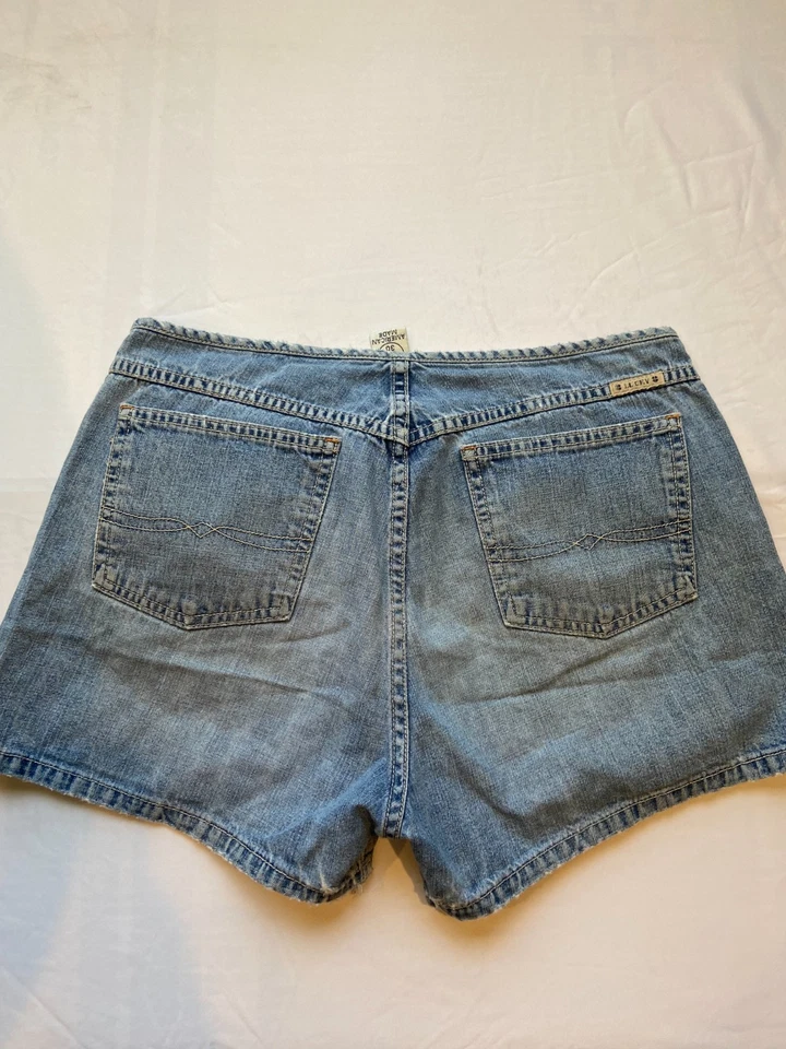 VTG LUCKY BRAND JEANS DENIM SHORTS DAISY DUKE SIZE 10 MADE IN USA Y2K - Image 2 of 4