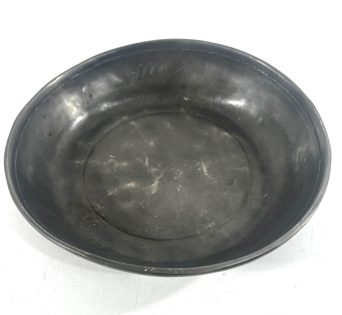 フランスアンティーク　Pewter Plate Antique Hand Forged French Pewter Plate With Crown Rose Mark