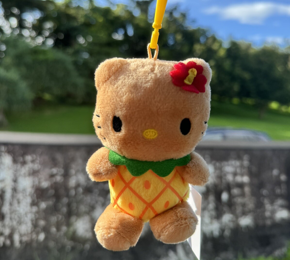 Sanrio Tan Hello Kitty (pineapple)Keychain plush Hawaii-exclusive 🤙🏽100%  Auth