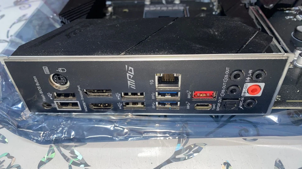 MSI MPG B550 Gaming Plus Motherboard – PCIe Slot 1 (Partial Functional) - Immagine 3 di 4