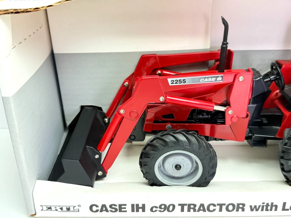 ERTL - Case IH c90 Tractor with 2255 Loader - 1:16 scale - Image 3 of 4