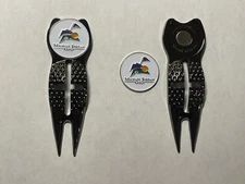 (1) Michael Jordan Golf Crosshairs Divot Tool & 1" Coin Style Golf Marker