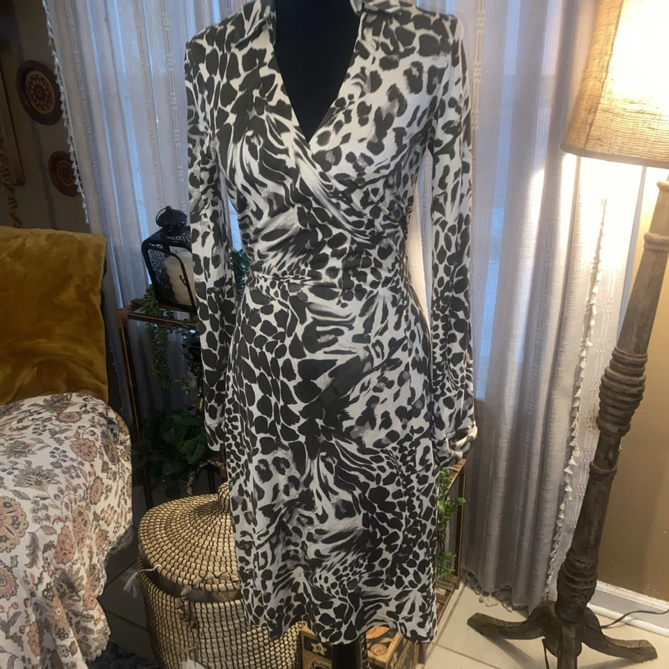 Diane Von Furstenberg Cheetah  Leopard Print Silk Wrap Midi  Dress Women’s  4  - Image 2 of 4