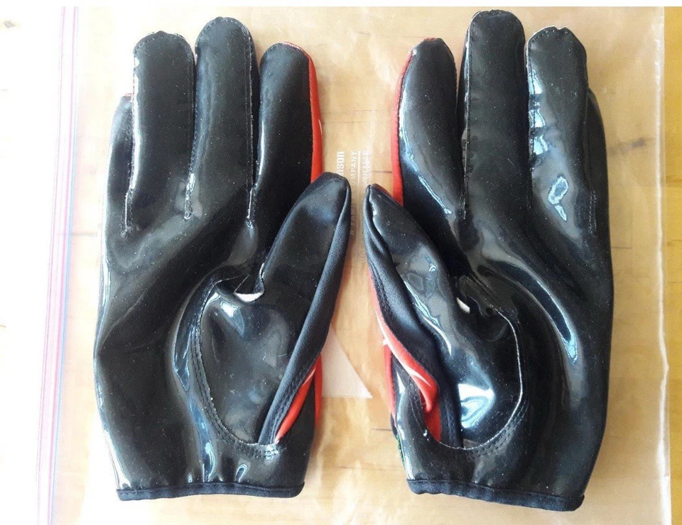 Luvas Aaron Hernandez usadas em jogos 2010 novato New England Patriots Reebok raras - Imagem 4 de 4