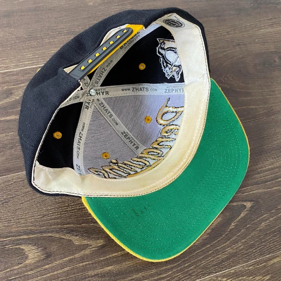 vintage NHL Pittsburgh Penguins side patched embroidered snapback Size;Adjustab - Image 3 of 4