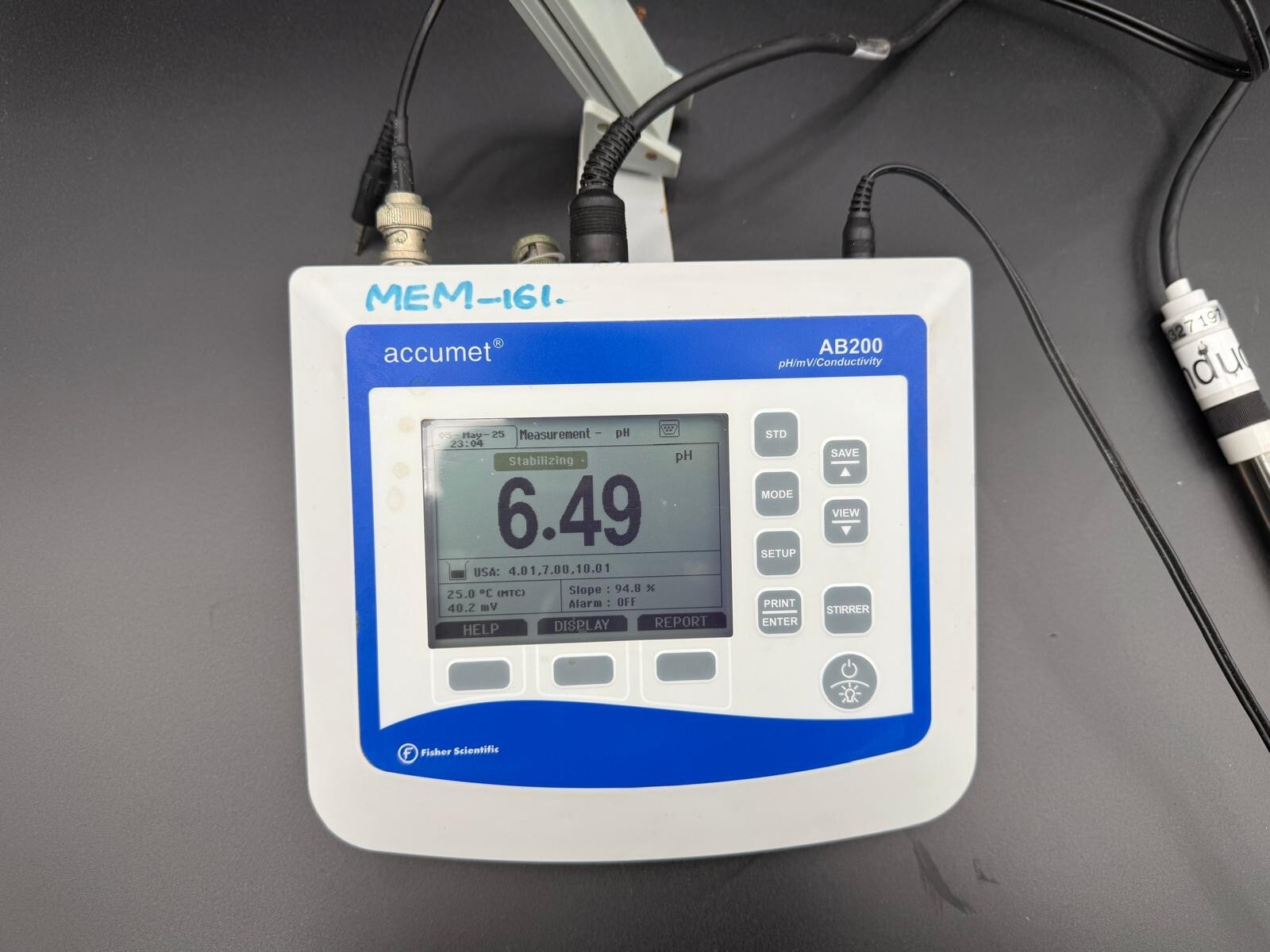 Fisherbrand Accumet AB200 pH/mV/Conductivity Meter