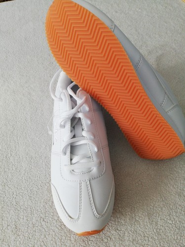 Fila Classic Size 8 White Ladies Athletic Running Shoes New - Picture 5 of 6