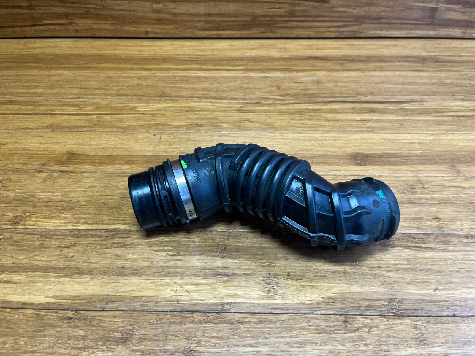 2017-2020 Maserati Levante M161 3.0L Front Right Air Intake Tube Duct Hose OEM