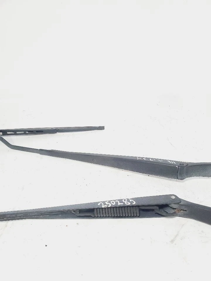 1995 Nissan 240SX OEM Pair Of Wiper Arms - Image 3 of 4