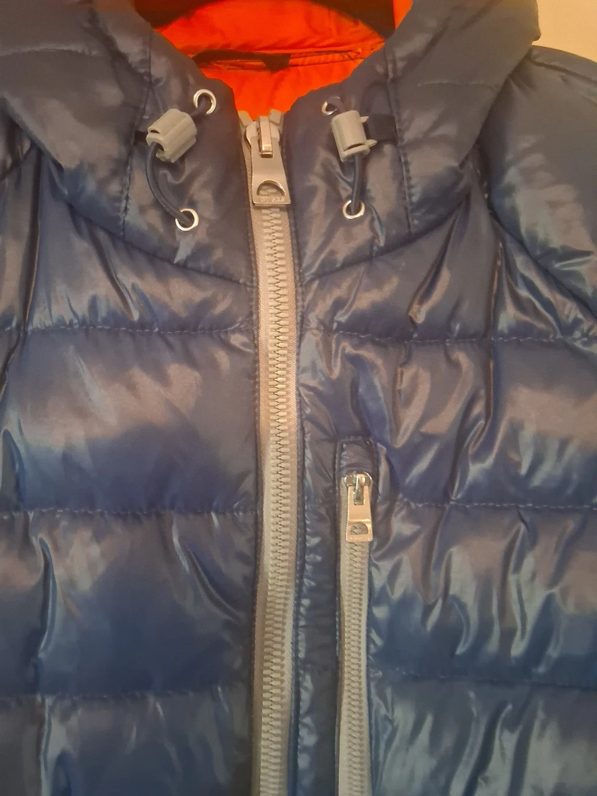GUESS men's active sleeve screen printed puffer coat size M/ P2P 23 - product detail image 4