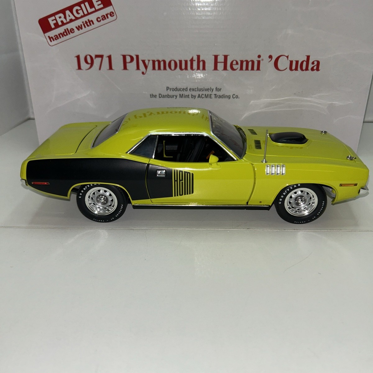 A1806120 - 1971 Plymouth HEMI 'Cuda - The Danbury Mint - 1:18