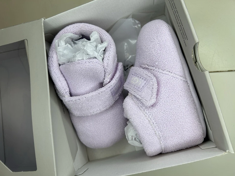 罕见 UGG 婴儿短靴 4/5 码。  I BIXBEE TERRY。 紫丁香 — 第 2/4 张图片