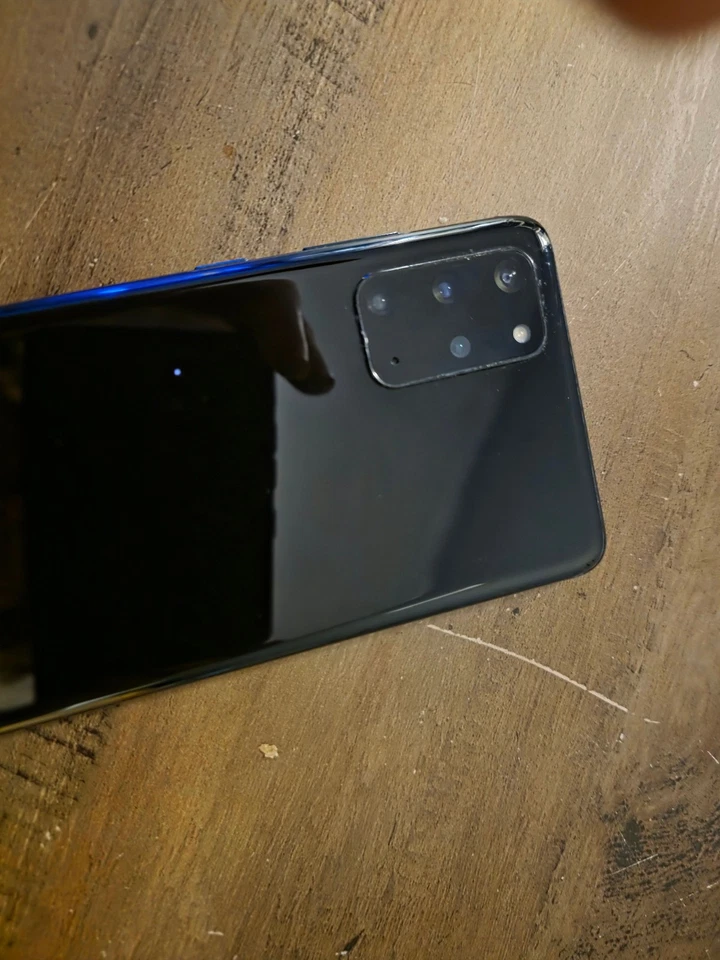 Samsung Galaxy S20 Plus 5G - 128GB(Unlocked) (Dual SIM) - Image 3 of 4