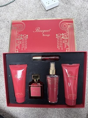 Bouquet Rouge 4 Pieces Set