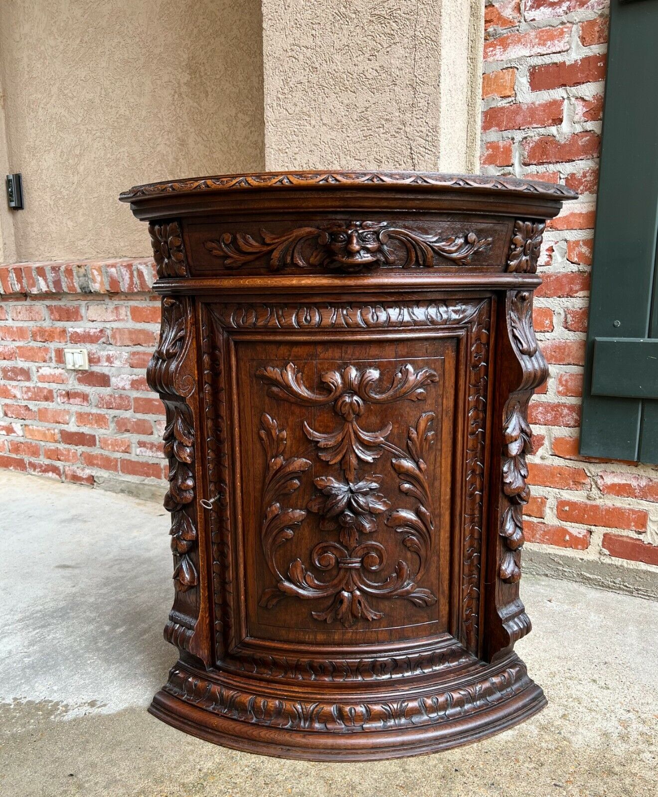19th century French Carved Oak Corner Cabinet Renaissance Petite Arched Front