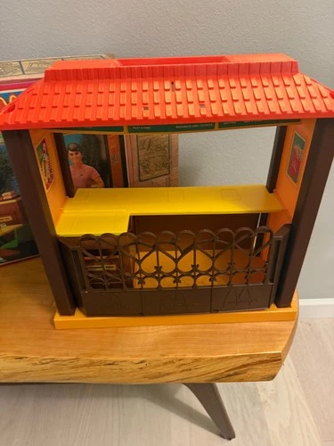 Vintage 1982 BarbieBarbie Loves McDonalds Playset - USED