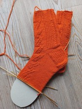 Schöne handgestrickte Socken 34 bis 37 möglich, schönes Muster, Orange 4-fach