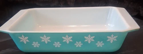 Vintage Pyrex Snowflake Casserole White on Turquoise Blue No Lid